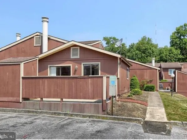 221 Lee Ct, Enola, PA 17025