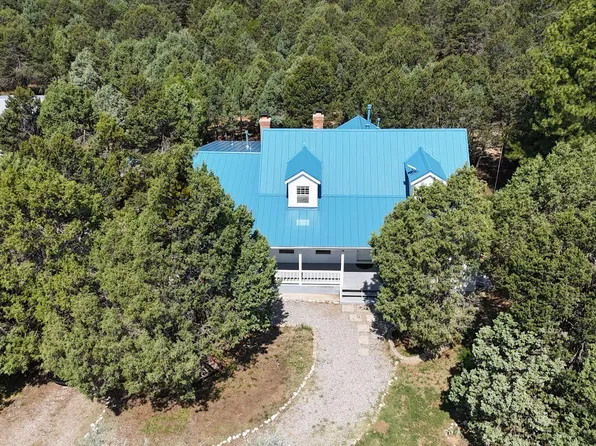 21 Lovato Rd, Tijeras, NM 87059