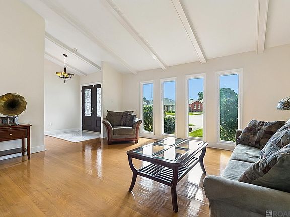 5th image of 2820 Ingrid Ln