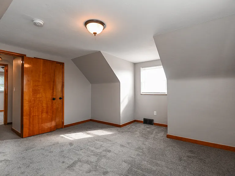 406 Irwin Ln — Photo 33