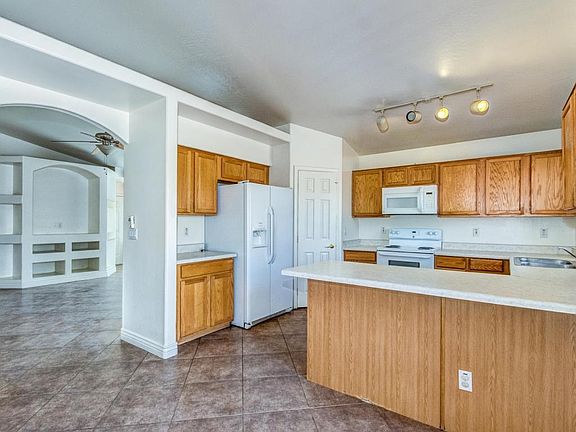 4th image of 6704 W Northview Ave