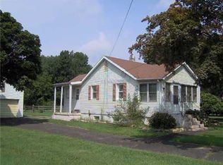 282 Applegarth Rd, Monroe Township, NJ 08831