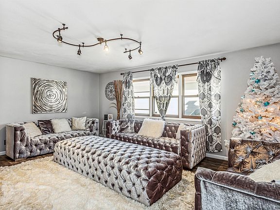 5th image of 3020 W Sunnybrook St