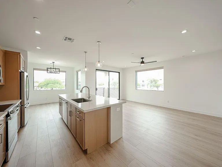 15006 N Ivory Dr #203 — Photo 2