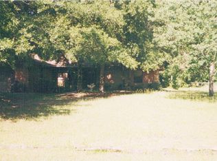 212 Shady Nook Ct, Deatsville, AL 36022