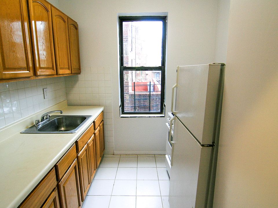 2nd image of 5605 43rd Ave APT 1C
