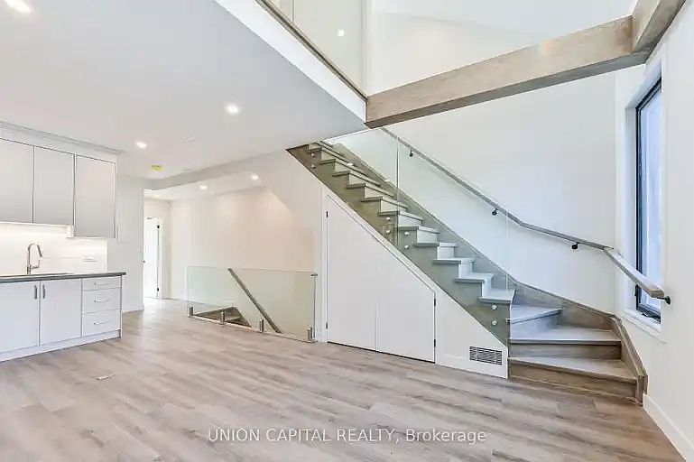 1st image of 180 Broadview Ave #2