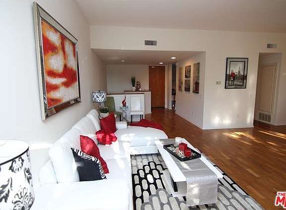 3rd image of 2369 S Beverly Glen Blvd Unit 207