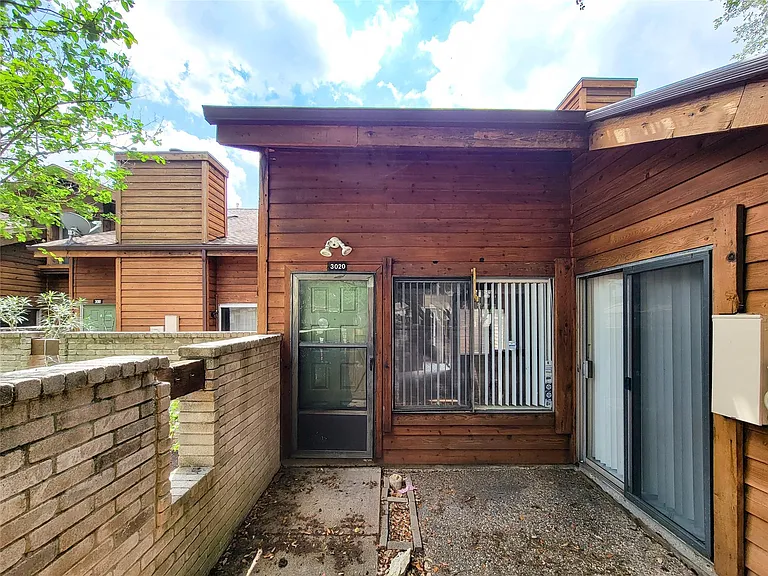 3020 Windchase Blvd — Photo 2