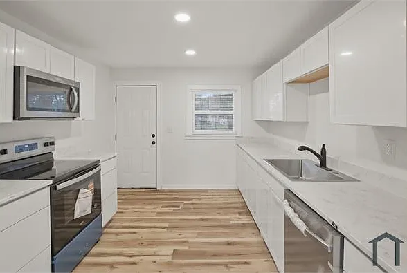 1929 W Oakland Ave — Photo 25