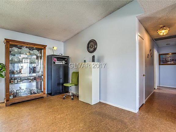 3rd image of 4341 E Chicago Ave