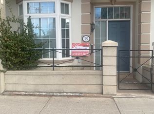 79 McCaul St #164, Toronto, ON M5T 2W7