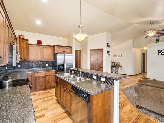 4th image of 7620 W Lobelia St