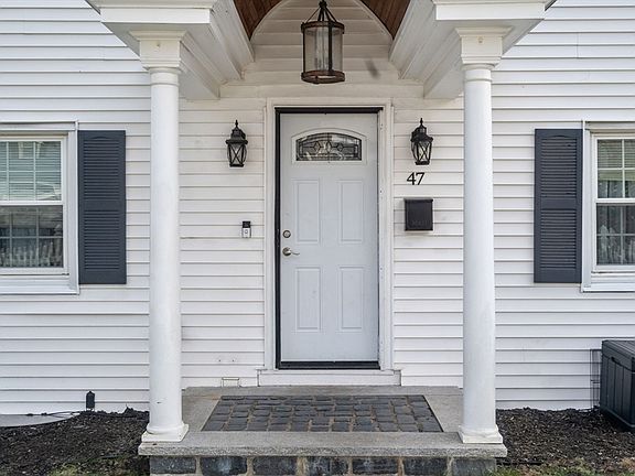 2nd image of 47 Hallron St