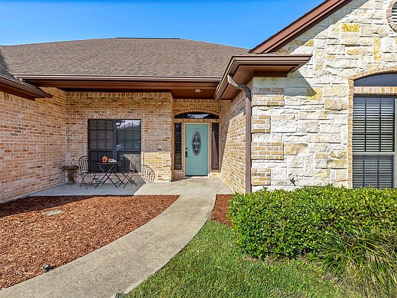 5th image of 272 Creekwood Dr