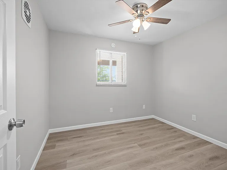 1000 Olive St #213 — Photo 5