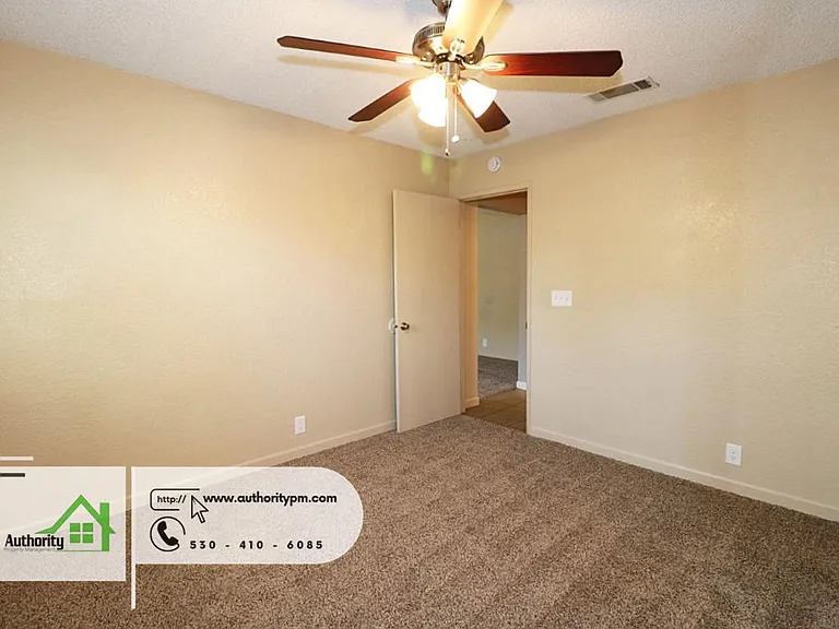 1553 Bramble Pl #4 — Photo 13