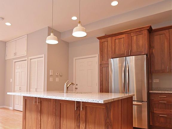 4th image of 1536 W 18th Pl Floor 2