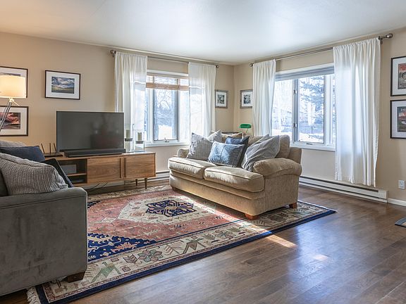 3rd image of 3024 Canyon Dr