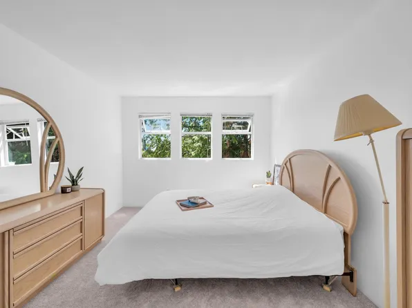 5335 Hastings St #303, Burnaby, BC V5B 1P9