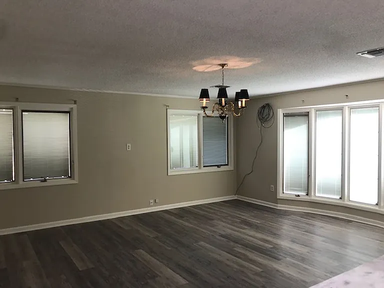 2504 Kenmore St — Photo 12
