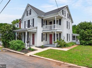 990 Maple St, Lititz, PA 17543