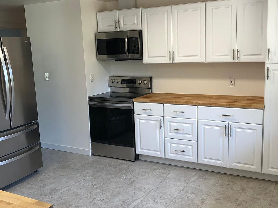 2nd image of 283 SW 10th Ave