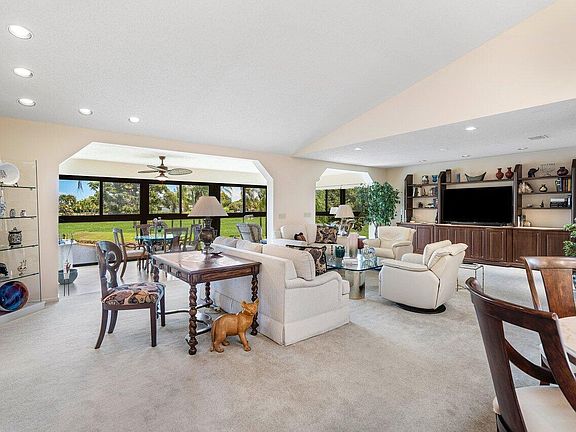 5th image of 69 Eastgate Drive Unit D