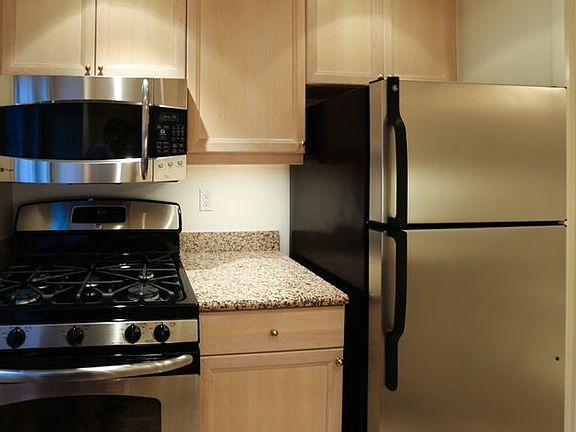 3rd image of 60 W 57th St APT 5E