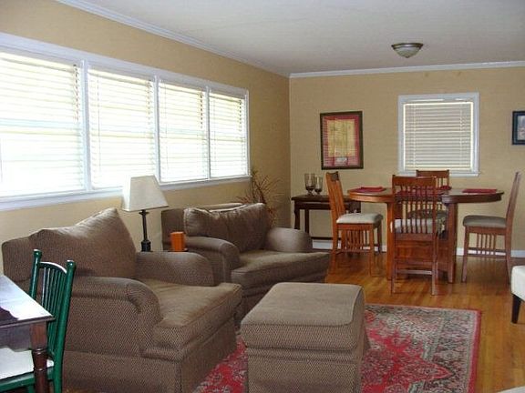 3rd image of 2817 Northwoods Dr S