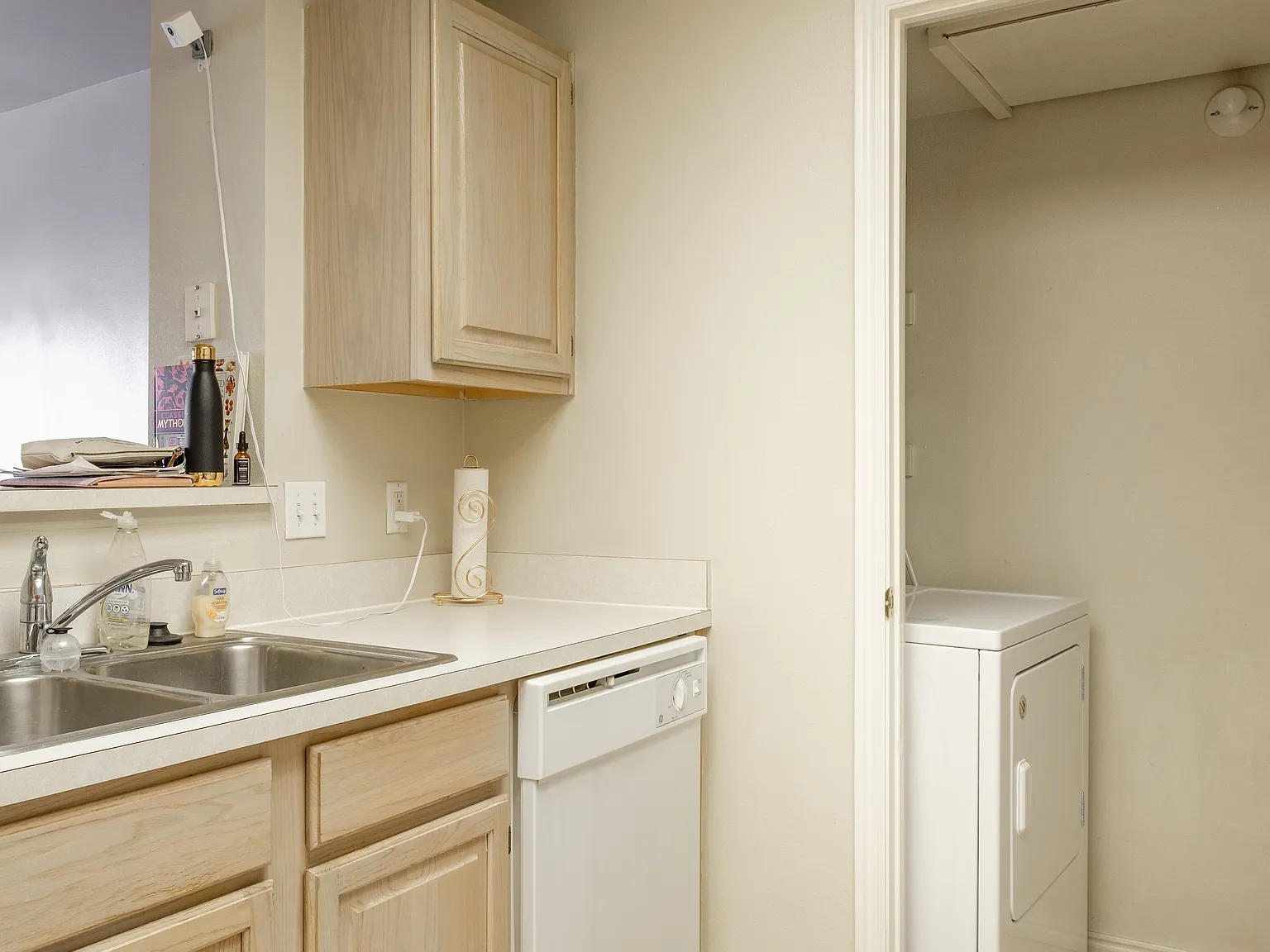 1 bed, 802 sqft, $1,900 — Photo 4
