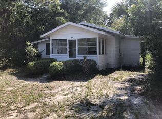 411 13th St #NW, Carrabelle, FL 32322