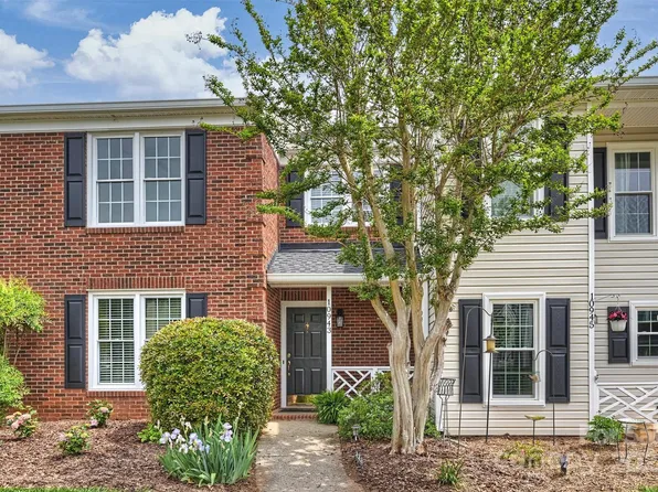 10943 Winterbourne Ct, Charlotte, NC 28277