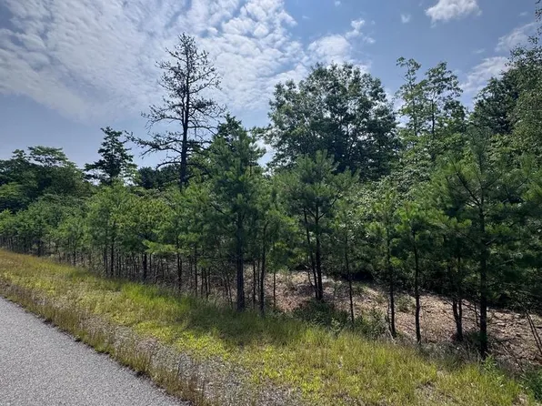 Green Mountain Dr, Hazleton, PA 18202