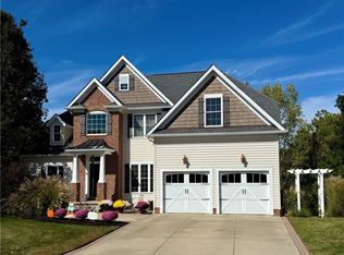 1032 Foxglove Cir, Cuyahoga Falls, OH 44223