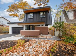 77 35th St, Toronto, ON M8W3K6