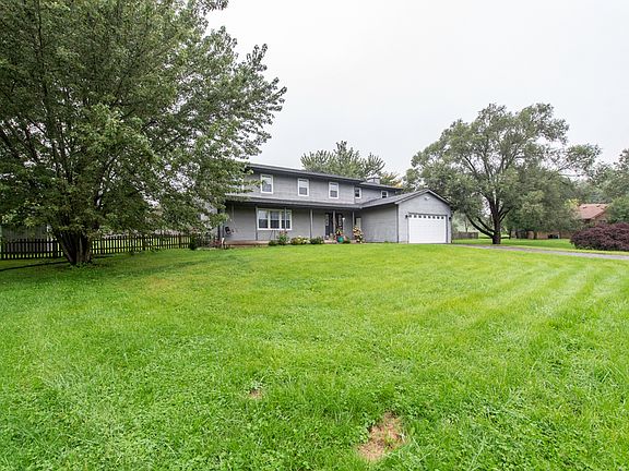 3rd image of 542 Meadow Ct