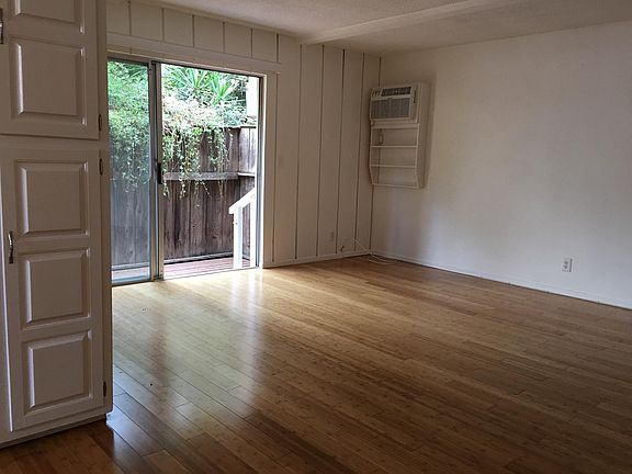 4th image of 2250 N Beachwood Dr APT 111