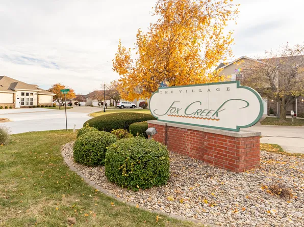 18 Misty Ln, Bloomington, IL 61705