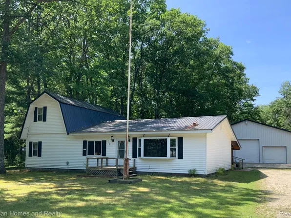 1483 W Bear Lake Rd NE, Kalkaska, MI 49646