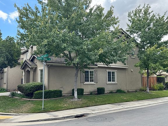 3rd image of 10845 Peony Place Dr