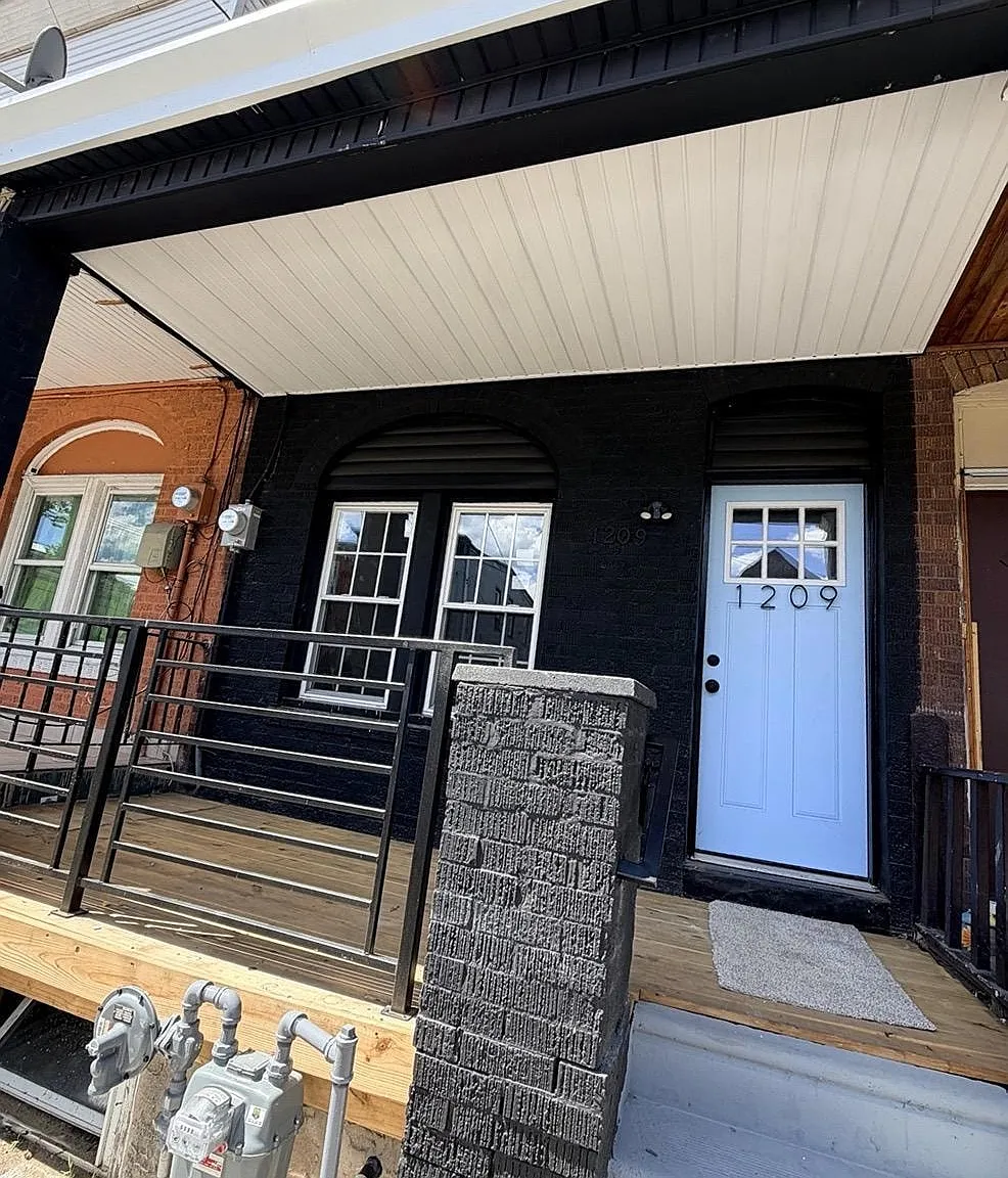 3 bed, 1.5 bath, 1176 sqft, $1,950 — Photo 1