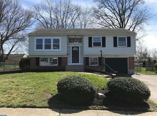 1018 Coronet Ln, Somerdale, NJ 08083