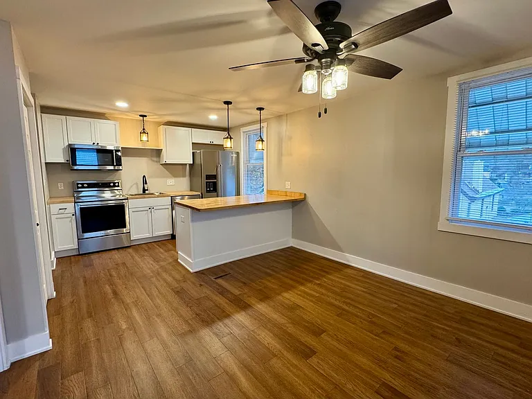 931 Baldwin St — Photo 16