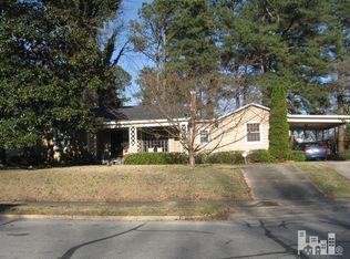 204 Park Ave, Clinton, NC 28328