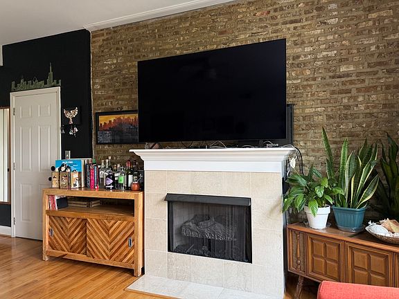 4th image of 3102 W Cullom Ave #3