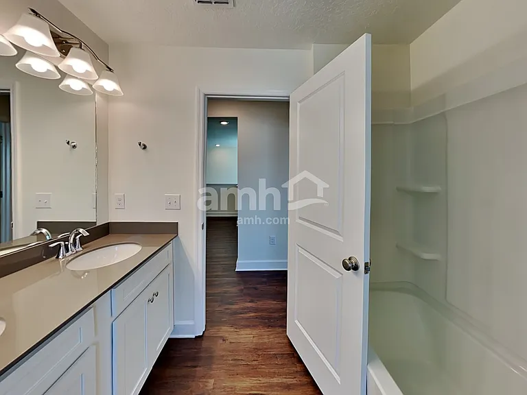 2107 Saffron Walden Dr — Photo 34