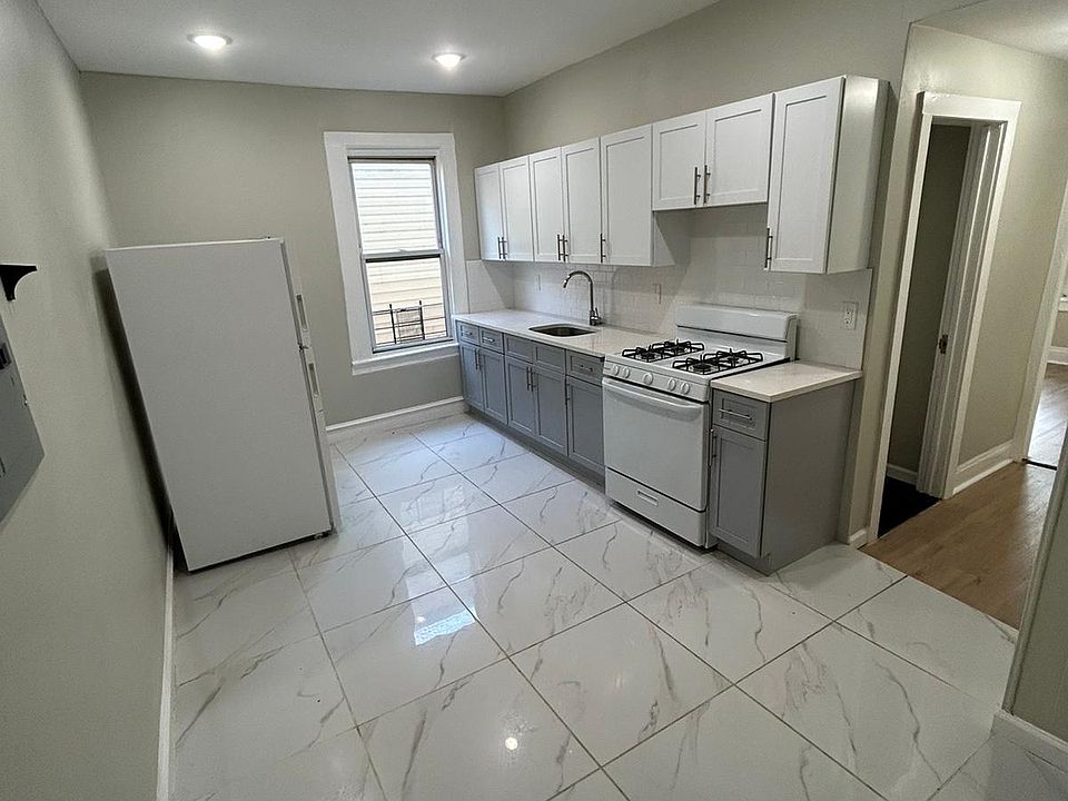1st image of 212 Chadwick Ave #1L