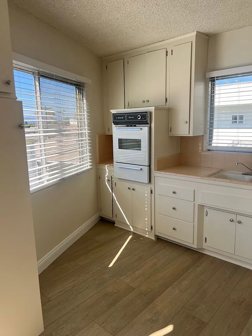 1 bed, 1.0 bath, 650 sqft, $2,289 — Photo 2