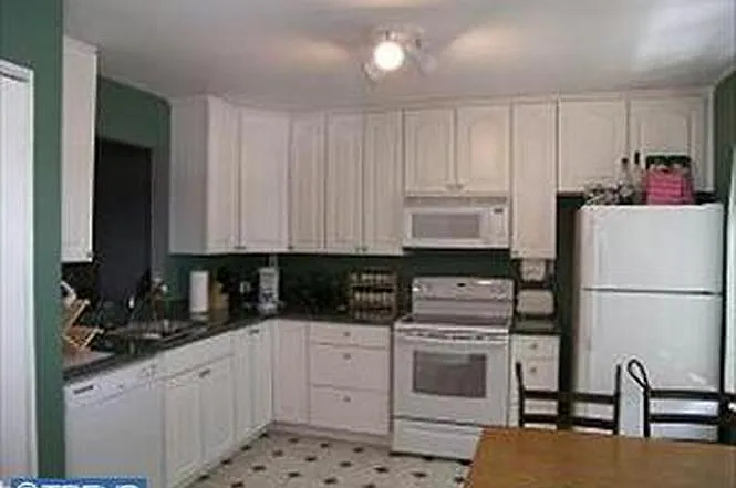 2 bed, 1.5 bath, 1775 sqft, $2,000 — Photo 2